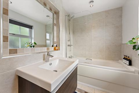 4 bedroom detached house for sale, Edyvean Close, Rugby, CV22