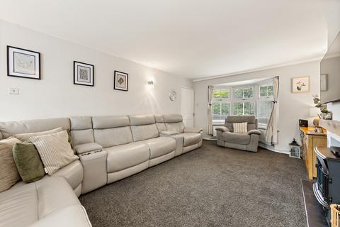 24 Edyvean Close, Rugby, CV22 6LD