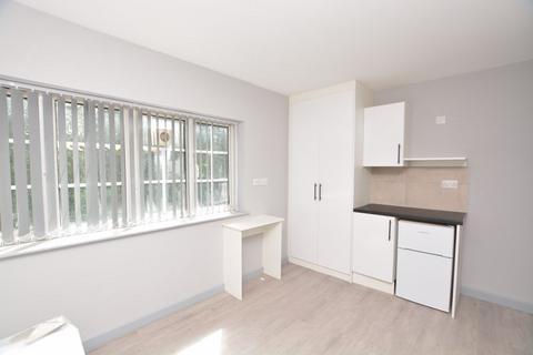 Property to rent, Market Place, Gerrards Cross