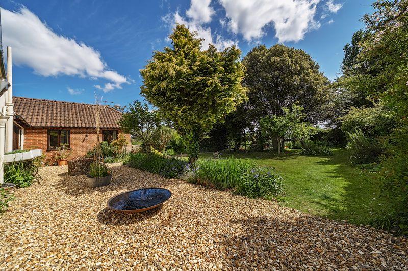 Close Rear Garden