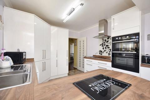 6 Beverley Rise, Brixham, TQ5 9NQ