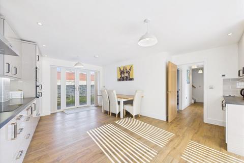undefined, Lisona Court, Somerton