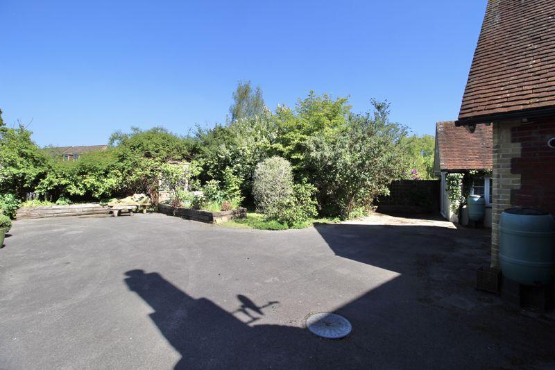 Parking/Garden