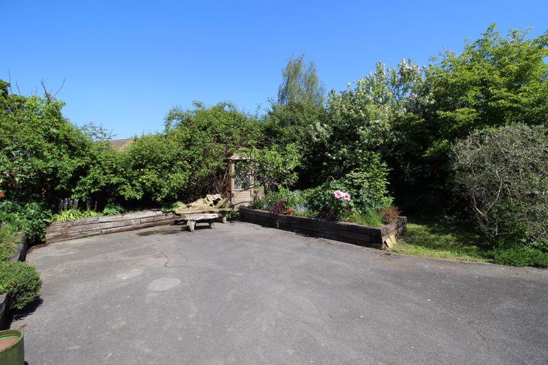 Parking/Garden