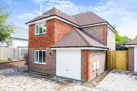 4 bedroom detached house to rent, Maypole Road, Ashurst Wood