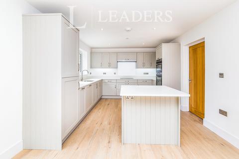 4 bedroom detached house to rent, Maypole Road, Ashurst Wood