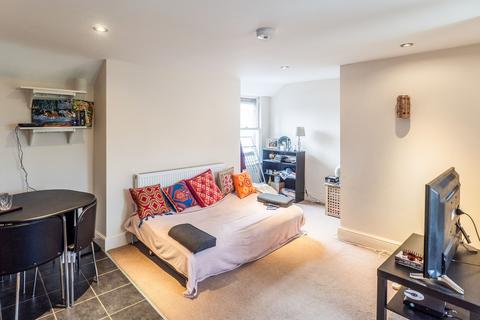 1 bedroom apartment to rent, Bath Street, Leamington Spa, CV31