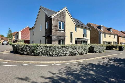 5 Towpath Avenue, Northampton, NN4 9DW