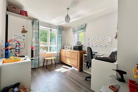 5 Towpath Avenue, Northampton, NN4 9DW