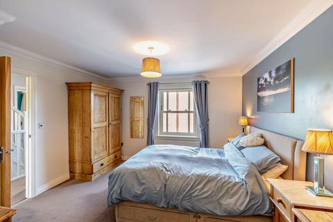5 bedroom detached house for sale, Castle Gate, Holt LL13