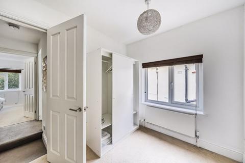 8 The Maples, Kingston Upon Thames, KT1 4DR