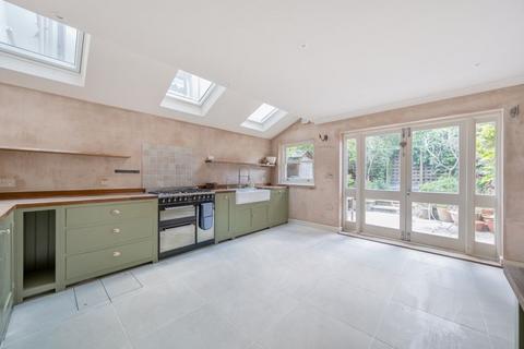 4 bedroom house to rent, Greyhound Road, London
