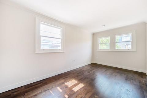 4 bedroom house to rent, Greyhound Road, London