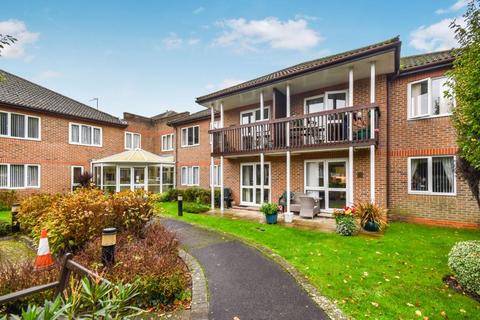 2 bedroom apartment for sale, Fernlea Avenue, Ferndown BH22