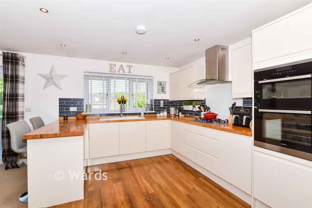 Kitchen/Dining Area
