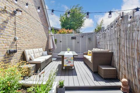 3 bedroom chalet for sale, Downs View Road, Penenden Heath, Maidstone, Kent