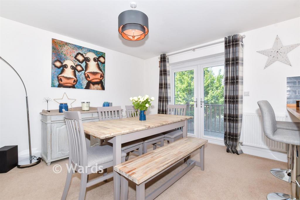 Kitchen/Dining Area