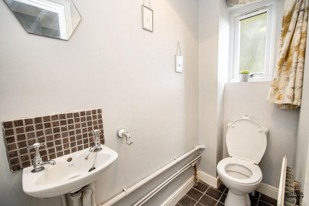 Cloakroom/WC