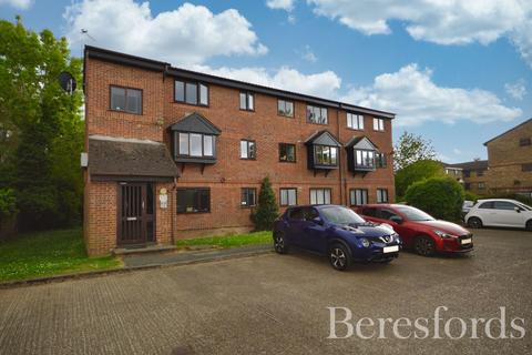 Studio for sale, Blacksmiths Close, Romford, RM6