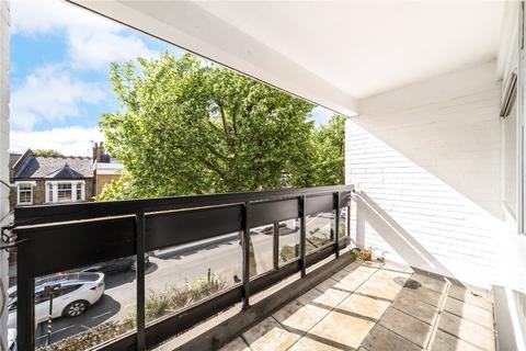 3 bedroom apartment to rent, London SE5