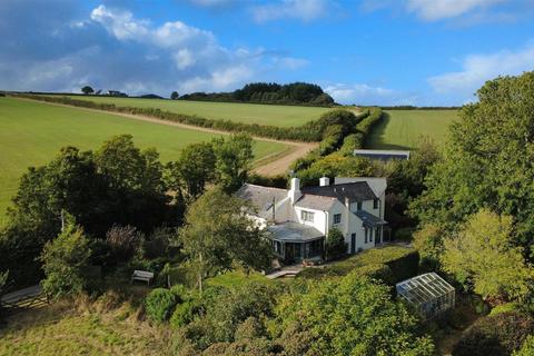 Lanteglos, Fowey