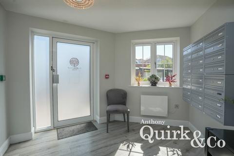 2 bedroom apartment for sale, long Road, Canvey Island, SS8