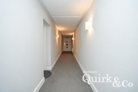 2 bedroom apartment for sale, long Road, Canvey Island, SS8