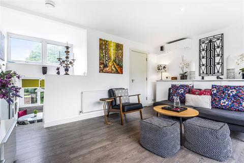 30 Leaf Close, Northwood, HA6 2YY