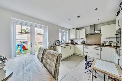 18 Baker Crescent, Wokingham, RG40 1GR
