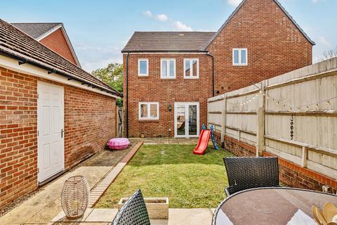18 Baker Crescent, Wokingham, RG40 1GR
