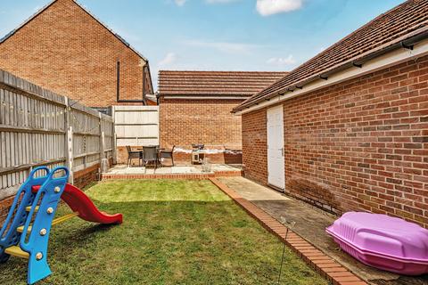 18 Baker Crescent, Wokingham, RG40 1GR