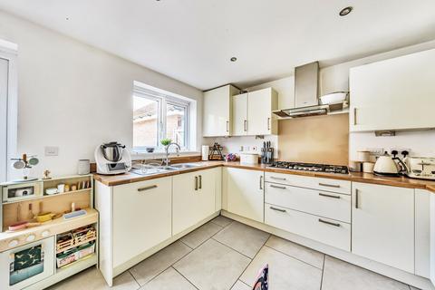 18 Baker Crescent, Wokingham, RG40 1GR
