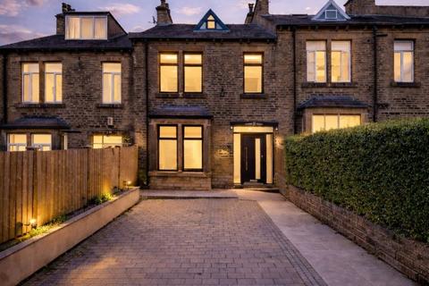 4 bedroom terraced house for sale, Green Lane, Halifax