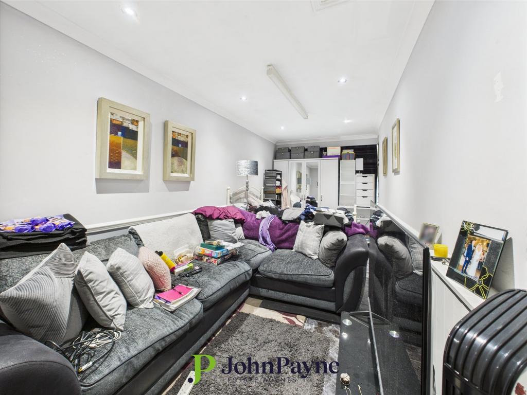Bed/Sitting Room