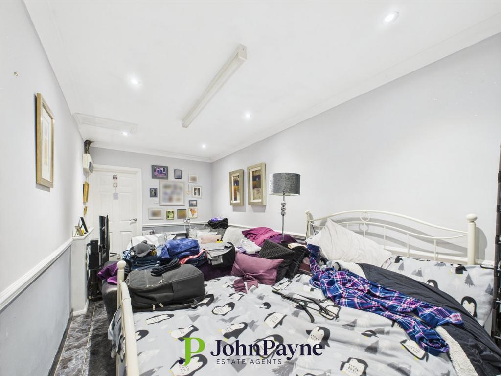 Bed/Sitting Room
