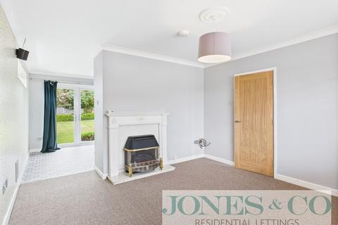 2 bedroom bungalow to rent, Hargham Road