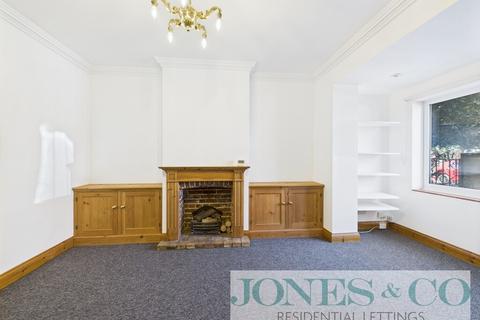 2 bedroom terraced house to rent, Hughenden Road