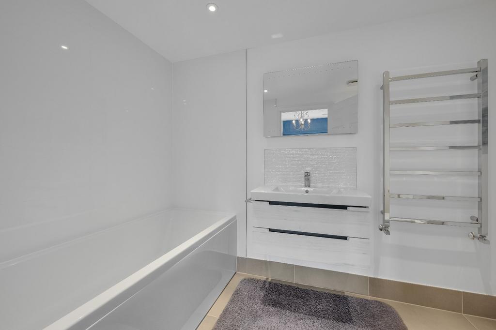 Bedroom 2 En Suite