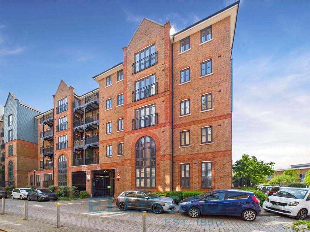 cannons-wharf-tonbridge-kent-tn9-2-bed-apartment-for-sale-275-000