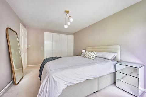 6 Bowling Close, Harpenden, AL5 1QP
