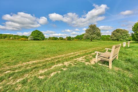 6 Bowling Close, Harpenden, AL5 1QP