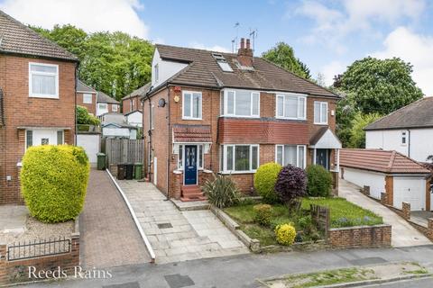 4 bedroom semi-detached house for sale, Hollyshaw Crescent, West Yorkshire LS15