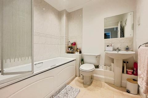 1 bedroom apartment for sale, Olive Shapley Avenue, Greater Manchester M20