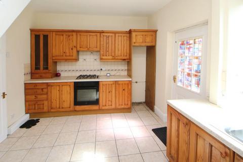 2 bedroom terraced house for sale, Church Street, Glossop SK13