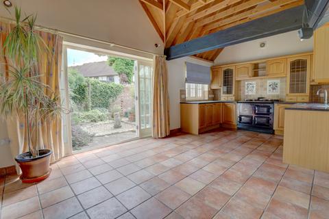 3 bedroom terraced house for sale, Church Street, Buckinghamshire HP27