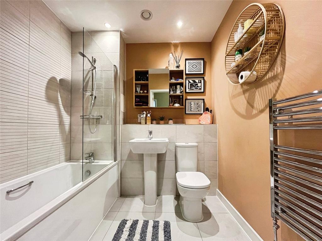 Main Bathroom