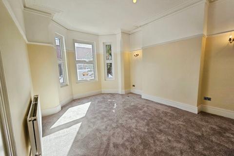 6 bedroom end of terrace house to rent, Dentons Green Lane, St. Helens WA10