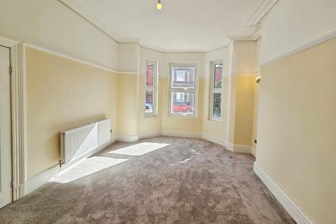 6 bedroom end of terrace house to rent, Dentons Green Lane, St. Helens WA10