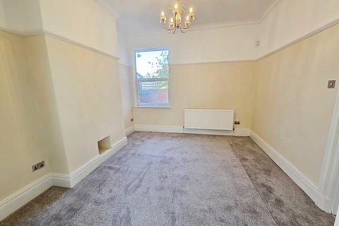 6 bedroom end of terrace house to rent, Dentons Green Lane, St. Helens WA10