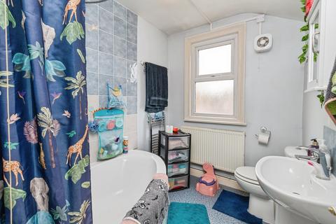 11 Foss Bank, Lincoln, LN1 1TA